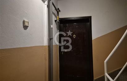 Karşıyaka  Tuna Mahallesi Ara Kat Tadilatlı 3+1 Satılık Boş Daire 