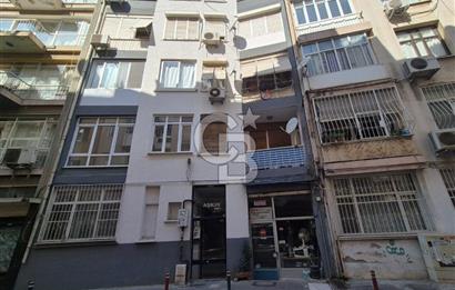 Karşıyaka  Tuna Mahallesi Ara Kat Tadilatlı 3+1 Satılık Boş Daire 