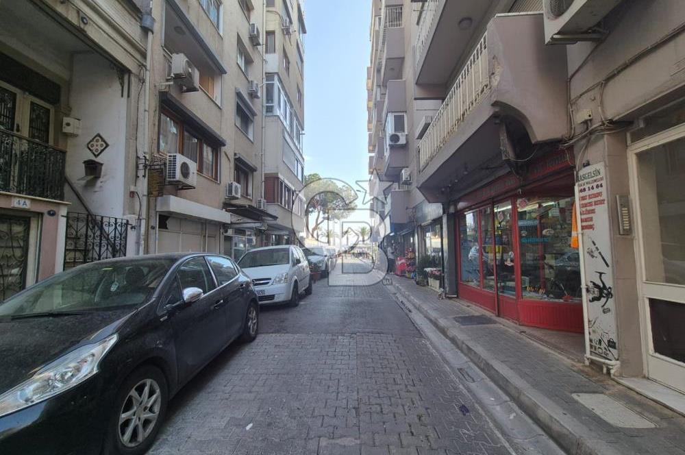 Karşıyaka  Tuna Mahallesi Ara Kat Tadilatlı 3+1 Satılık Boş Daire 