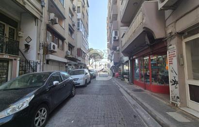 Karşıyaka  Tuna Mahallesi Ara Kat Tadilatlı 3+1 Satılık Boş Daire 