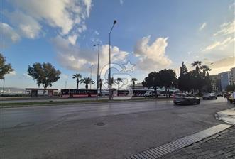 Karşıyaka  Tuna Mahallesi Ara Kat Tadilatlı 3+1 Satılık Boş Daire 