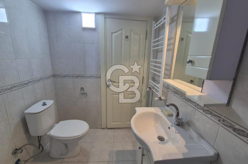 Karşıyaka  Tuna Mahallesi Ara Kat Tadilatlı 3+1 Satılık Boş Daire 