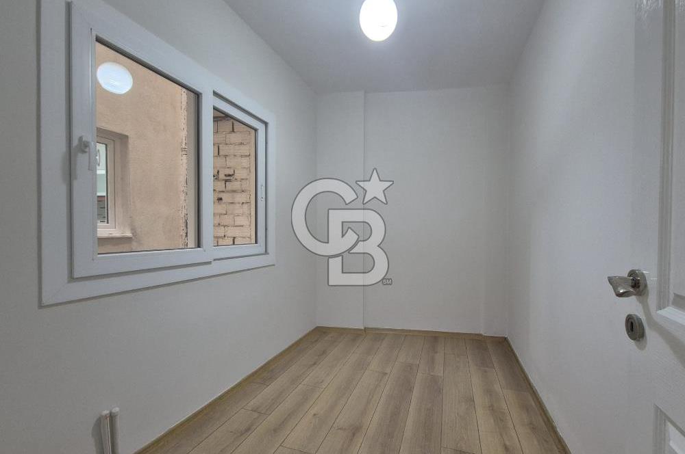 Karşıyaka  Tuna Mahallesi Ara Kat Tadilatlı 3+1 Satılık Boş Daire 