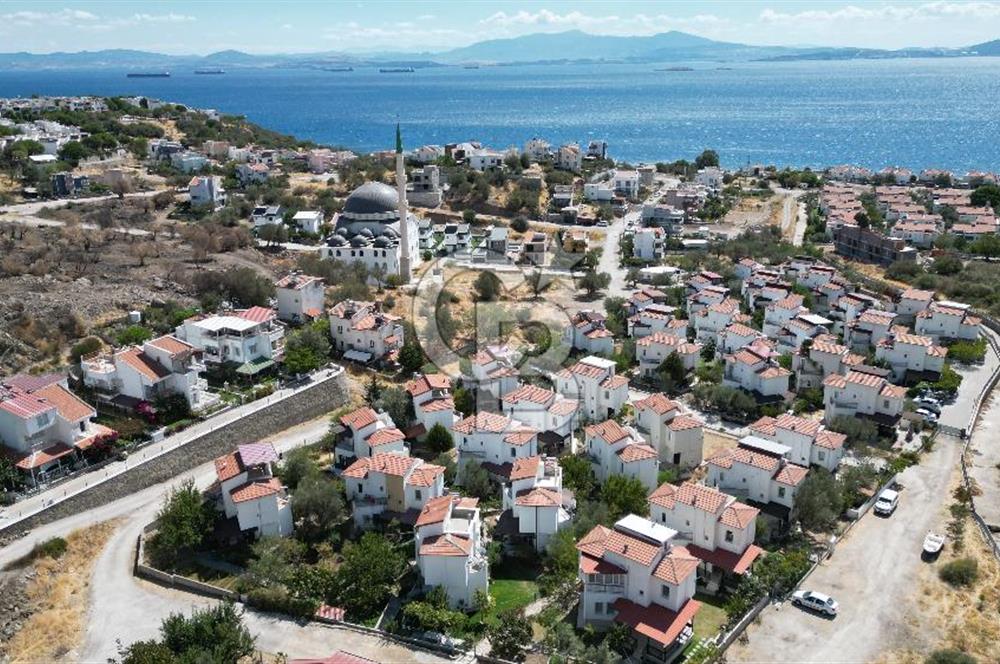 ÇANDARLI EYKO'DA SATILIK EŞYALI DÜBLEKS DENİZ MANZARALI VİLLA