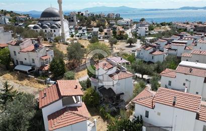 ÇANDARLI EYKO'DA SATILIK EŞYALI DÜBLEKS DENİZ MANZARALI VİLLA