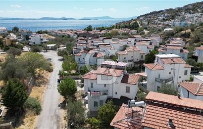 ÇANDARLI EYKO'DA SATILIK EŞYALI DÜBLEKS DENİZ MANZARALI VİLLA