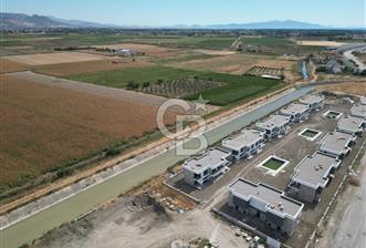 Ayvalık Altınovada Havuzlu Site İçersinde 2+1 Satılık Villa