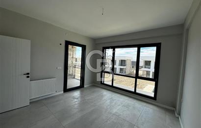 Ayvalık Altınovada Havuzlu Site İçersinde 2+1 Satılık Villa