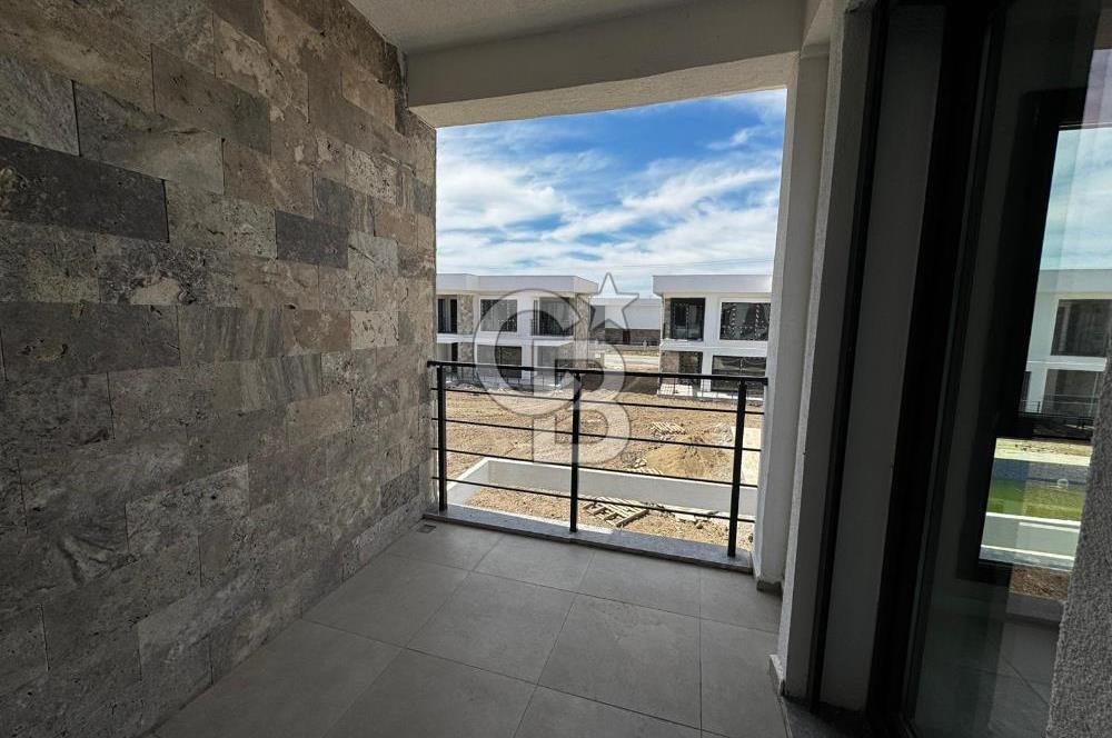 Ayvalık Altınovada Havuzlu Site İçersinde 2+1 Satılık Villa