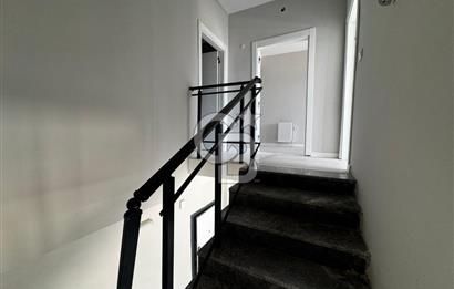 Ayvalık Altınovada Havuzlu Site İçersinde 2+1 Satılık Villa
