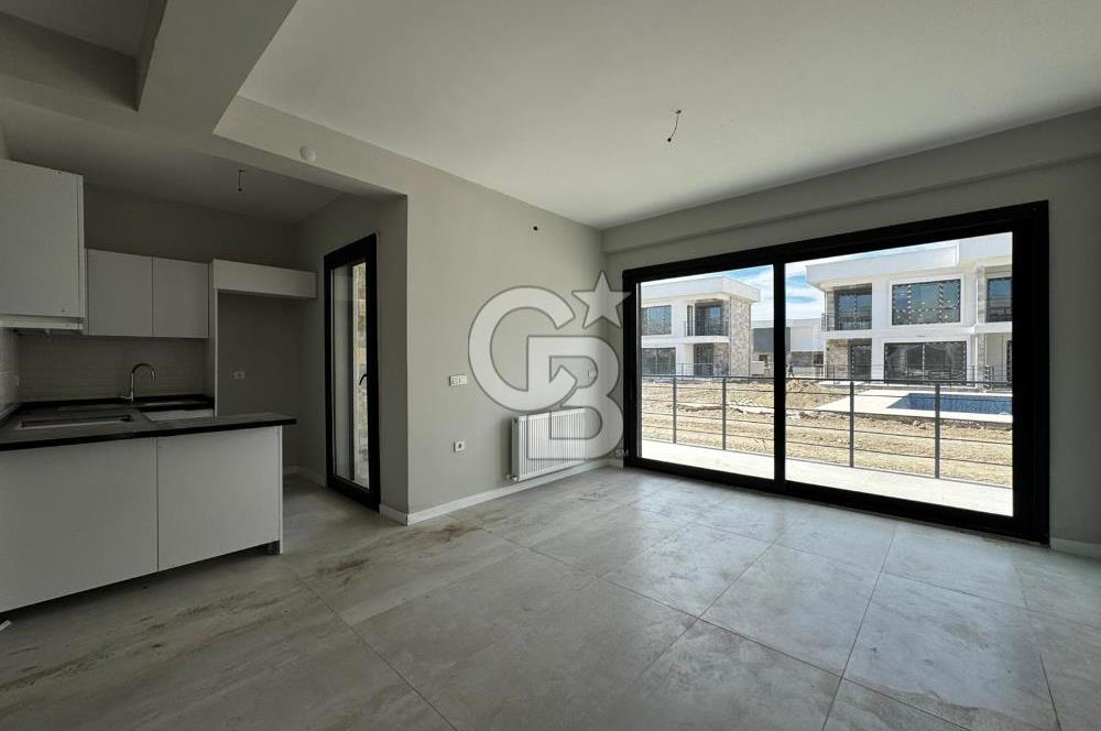 Ayvalık Altınovada Havuzlu Site İçersinde 2+1 Satılık Villa