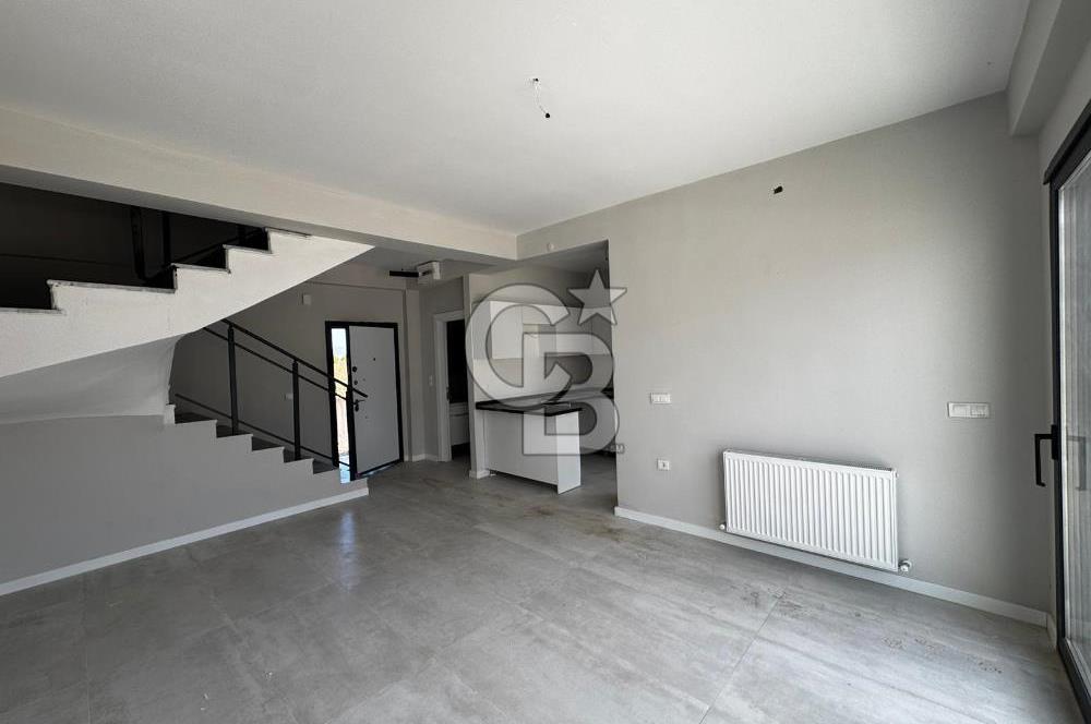 Ayvalık Altınovada Havuzlu Site İçersinde 2+1 Satılık Villa