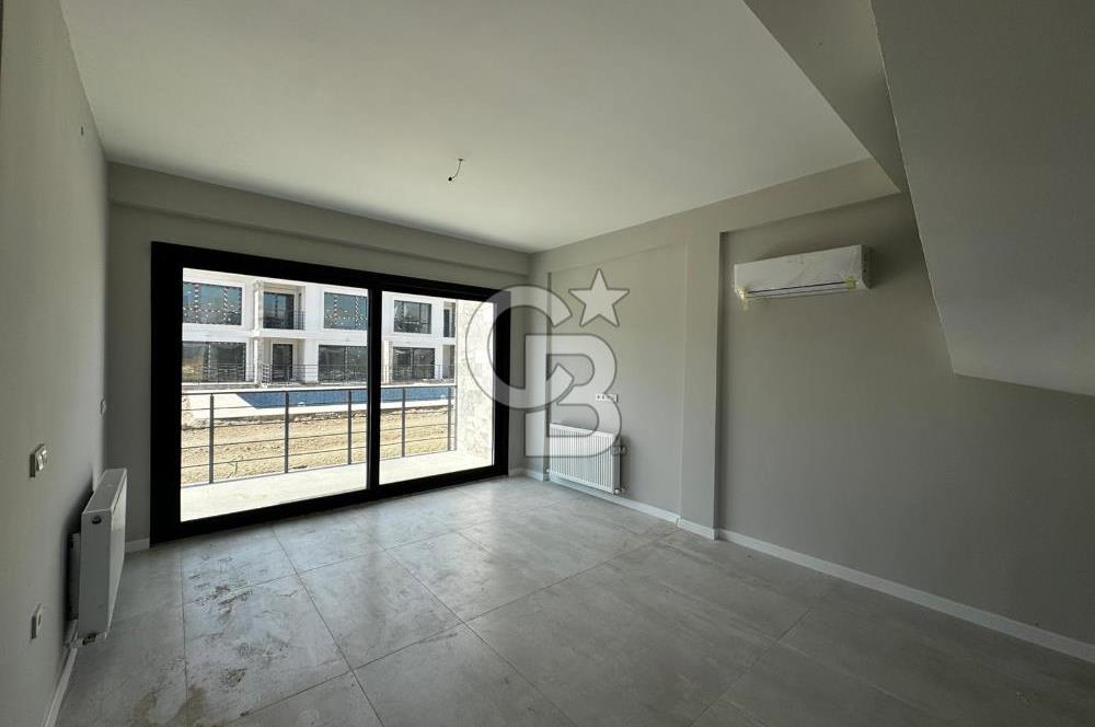 Ayvalık Altınovada Havuzlu Site İçersinde 2+1 Satılık Villa