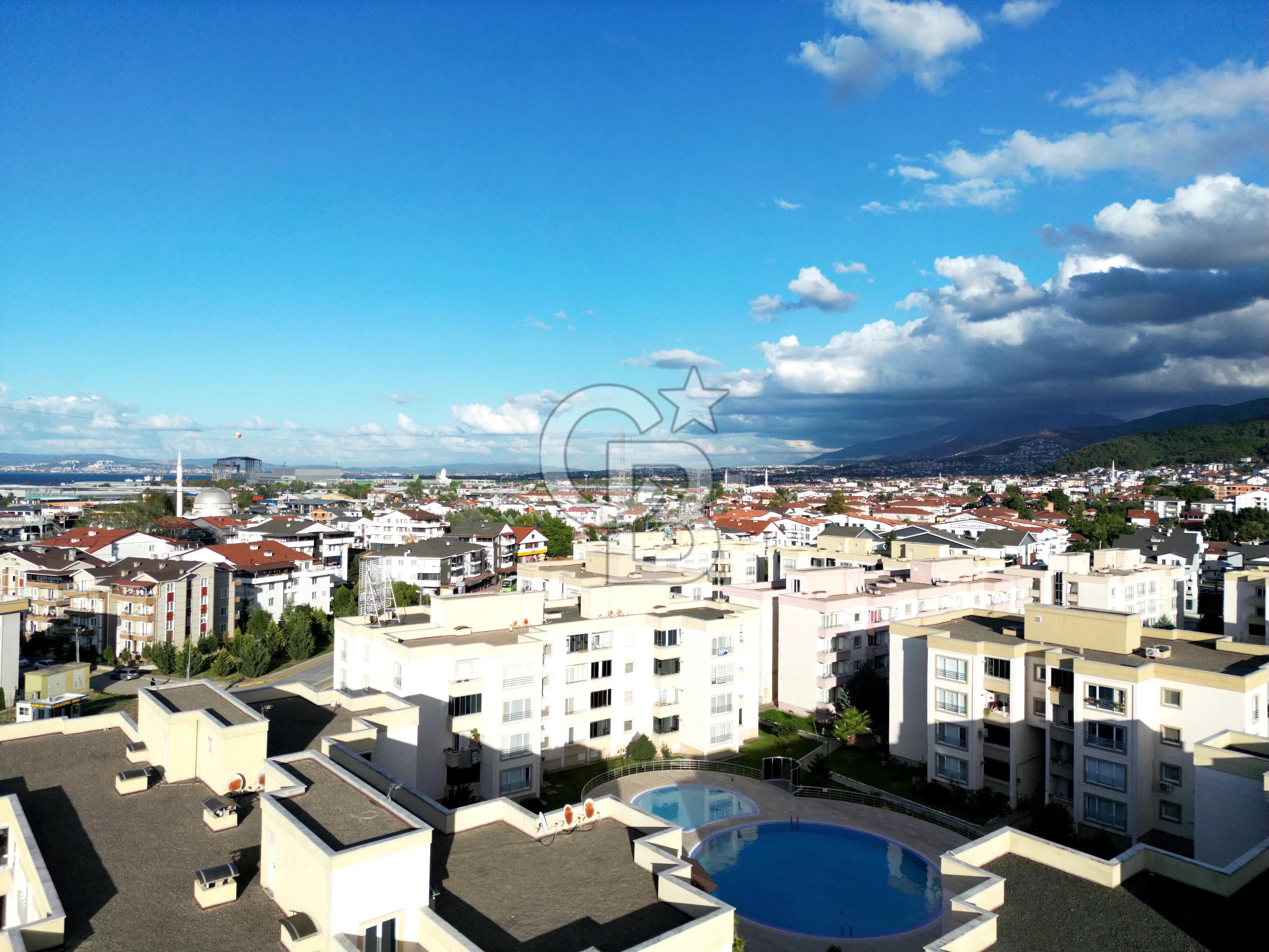 GÖLCÜK KAVANİUM SİTESİNDE 3+1 SATILIK DAİRE