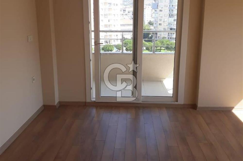 Bayraklı Adalet Mahallesi Site İçerisi 3+1 150 m² Satılık Daire