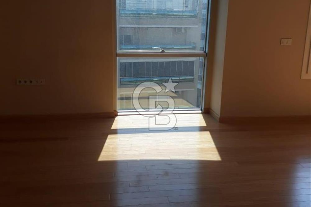 Bayraklı Adalet Mahallesi Site İçerisi 3+1 150 m² Satılık Daire