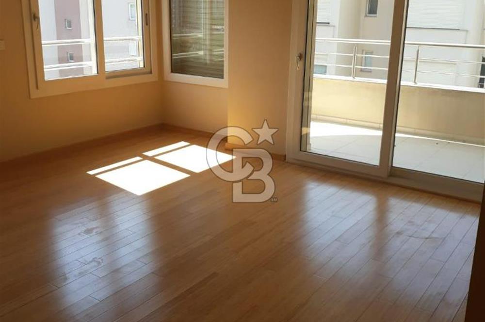 Bayraklı Adalet Mahallesi Site İçerisi 3+1 150 m² Satılık Daire