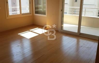Bayraklı Adalet Mahallesi Site İçerisi 3+1 150 m² Satılık Daire