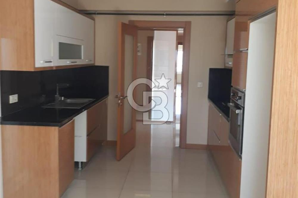 Bayraklı Adalet Mahallesi Site İçerisi 3+1 150 m² Satılık Daire