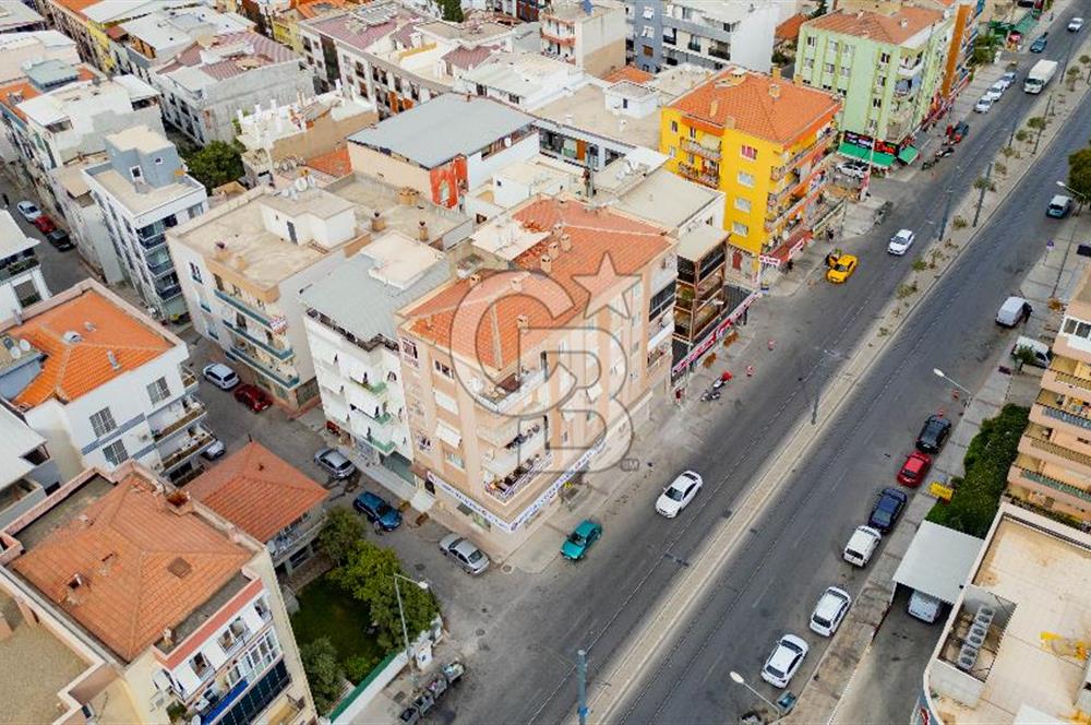 Çiğli Yeni Mahallede 3+1 Tramvay Hattı Üzeri Satılık Klasik Daire