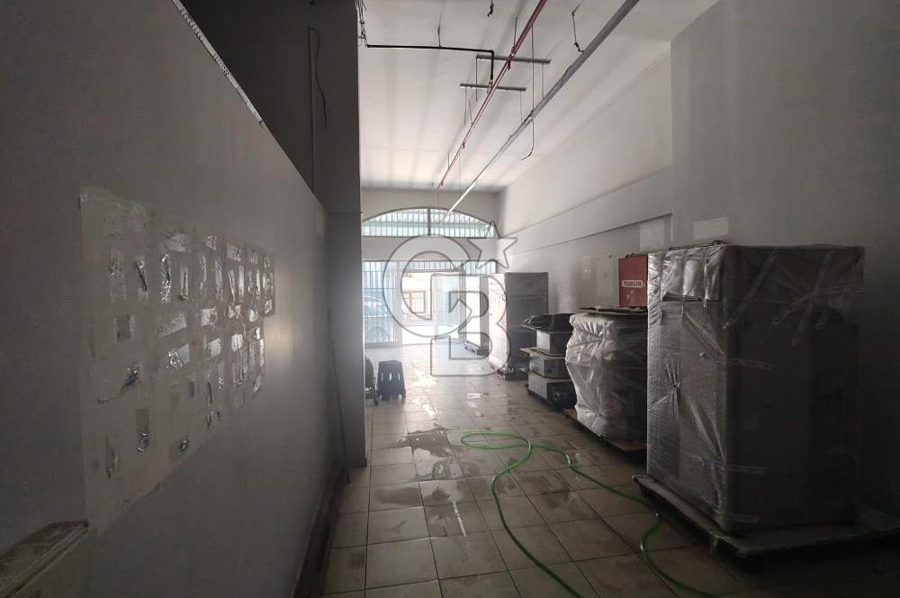 CB BLACK'TAN HACİVAT METRO İSTASYONU KARŞISI KİRALIK DÜKKAN