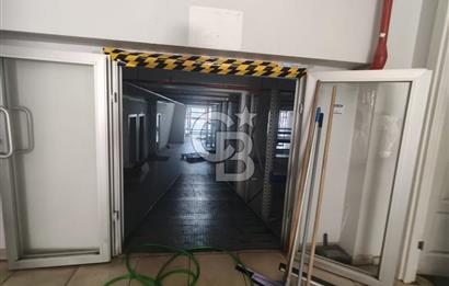 CB BLACK'TAN HACİVAT METRO İSTASYONU KARŞISI KİRALIK DÜKKAN