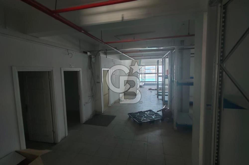 CB BLACK'TAN HACİVAT METRO İSTASYONU KARŞISI KİRALIK DÜKKAN