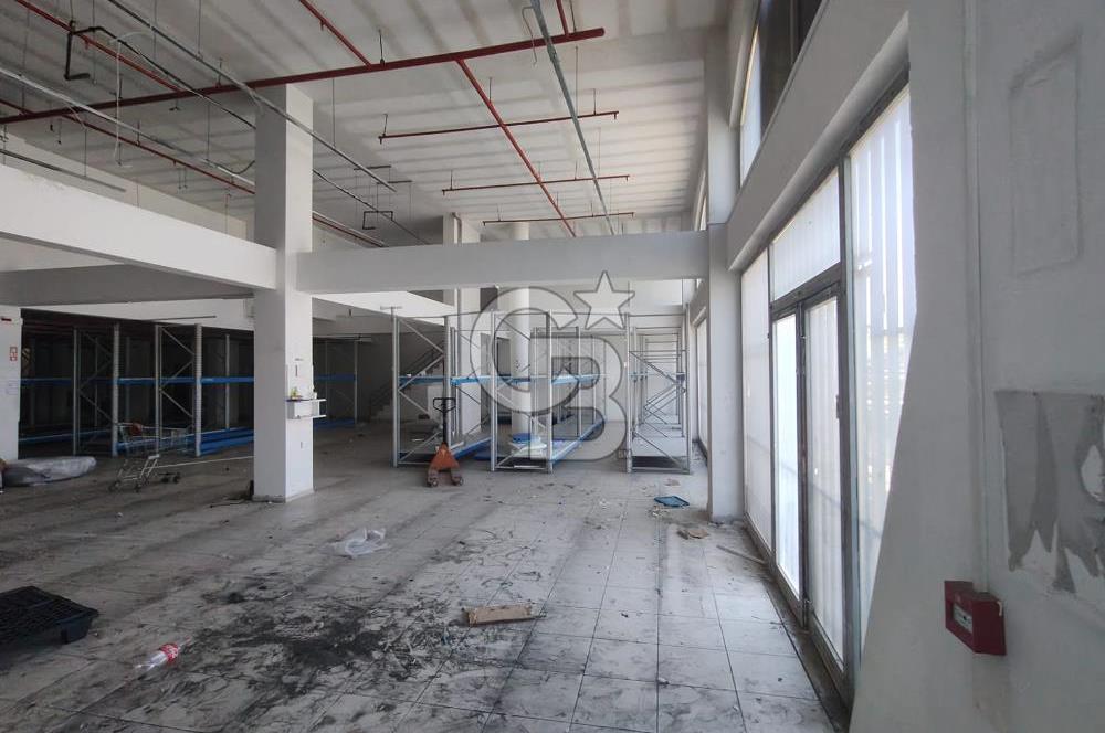 CB BLACK'TAN HACİVAT METRO İSTASYONU KARŞISI KİRALIK DÜKKAN