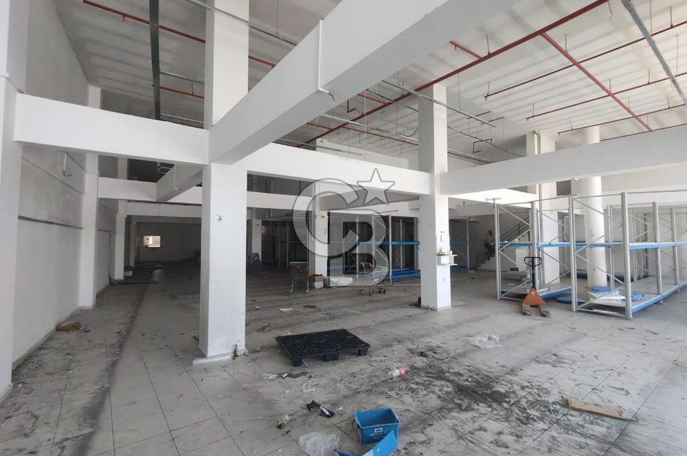 CB BLACK'TAN HACİVAT METRO İSTASYONU KARŞISI KİRALIK DÜKKAN