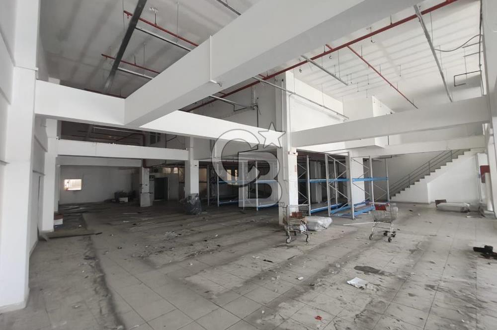 CB BLACK'TAN HACİVAT METRO İSTASYONU KARŞISI KİRALIK DÜKKAN