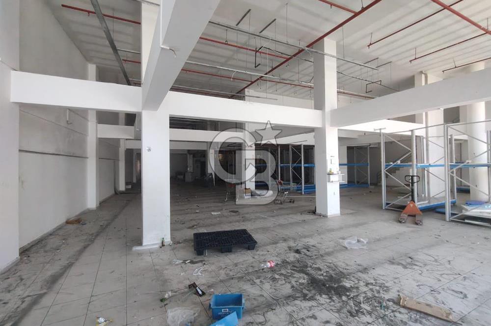 CB BLACK'TAN HACİVAT METRO İSTASYONU KARŞISI KİRALIK DÜKKAN