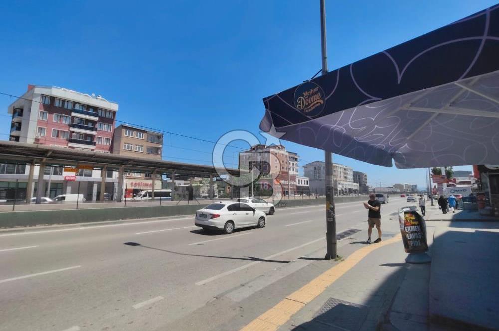 CB BLACK'TAN HACİVAT METRO İSTASYONU KARŞISI KİRALIK DÜKKAN
