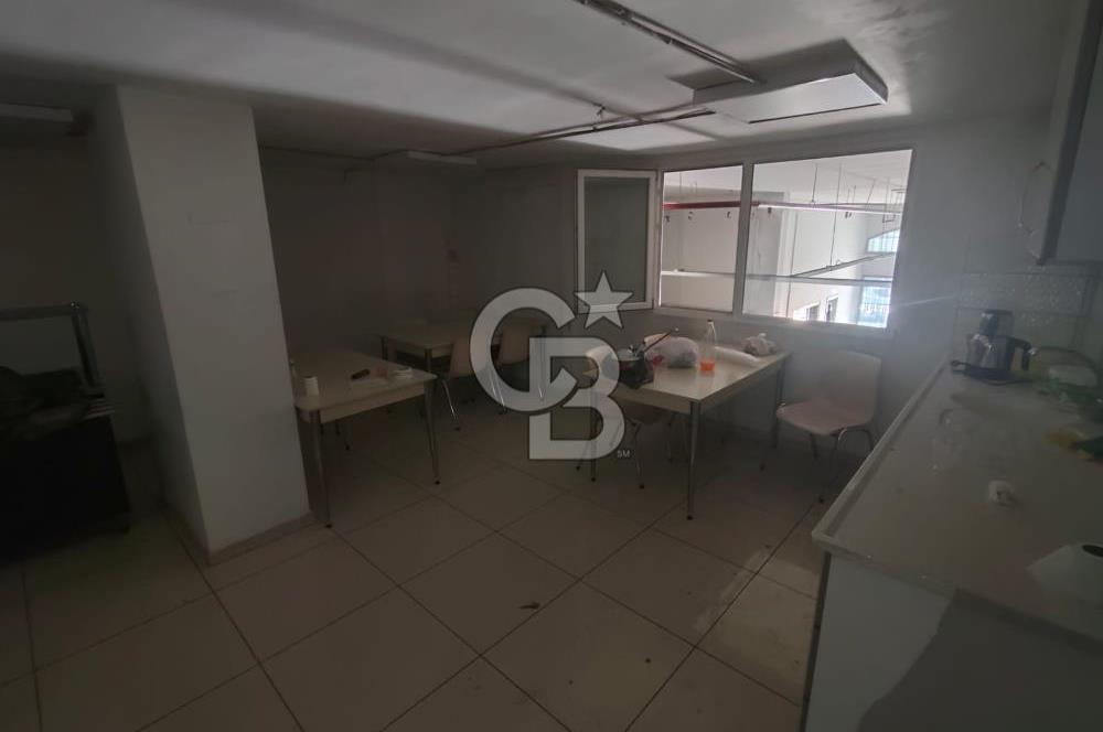 CB BLACK'TAN HACİVAT METRO İSTASYONU KARŞISI KİRALIK DÜKKAN