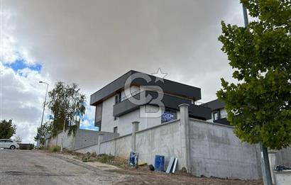 YURTÇU'DA OTURUMA HAZIR,GENİŞ BAHÇELİ,MANZARALI,SIFIR,6+2 VİLLA