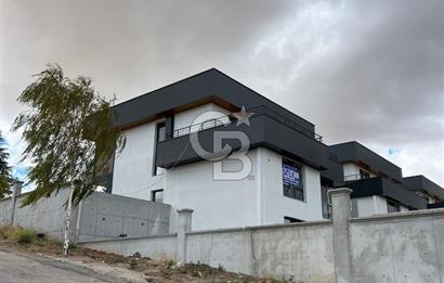 YURTÇU'DA OTURUMA HAZIR,GENİŞ BAHÇELİ,MANZARALI,SIFIR,6+2 VİLLA