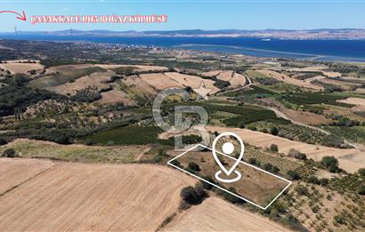 LAPSEKİ ÇARDAK’TA TARIMA ELVERİŞLİ, KÖPRÜ MANZARALI 5.800 m² ARAZİ