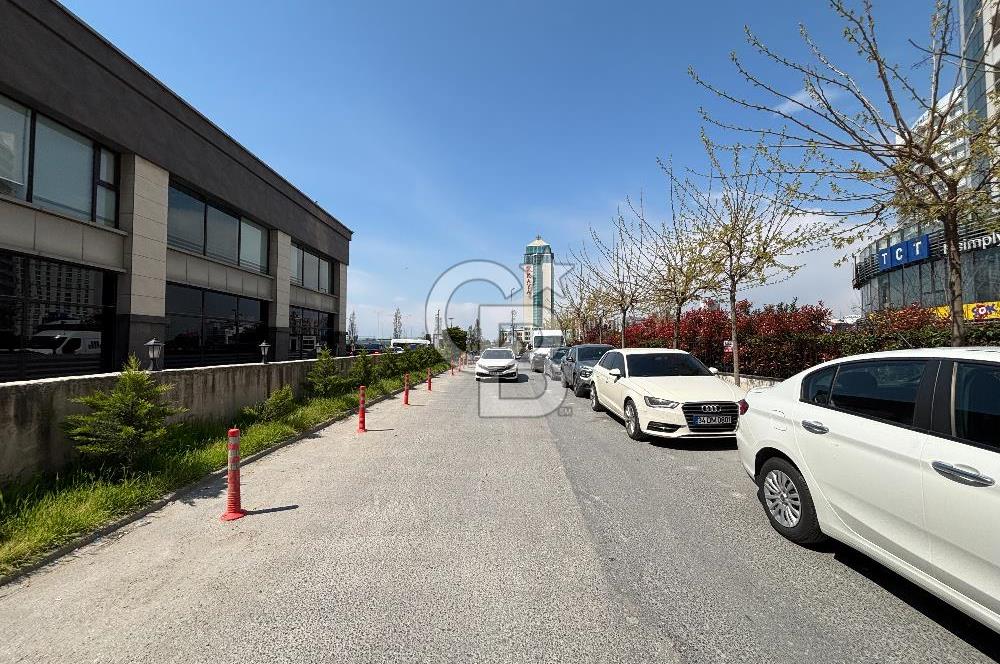 E5 ANA YOL ÜZERİNDE MANZARALI KİRALIK BÜRO OFİS