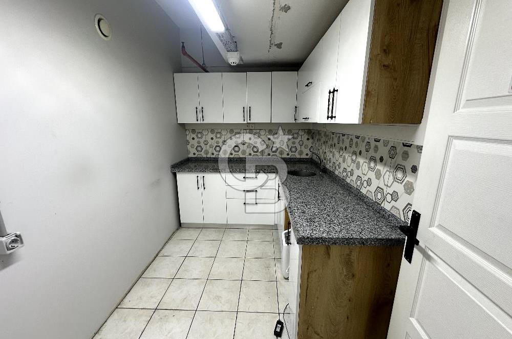 Beylikdüzü Kiralık 3000m2 Fabrika Depo Toprak Basar Vinçli Ofisl
