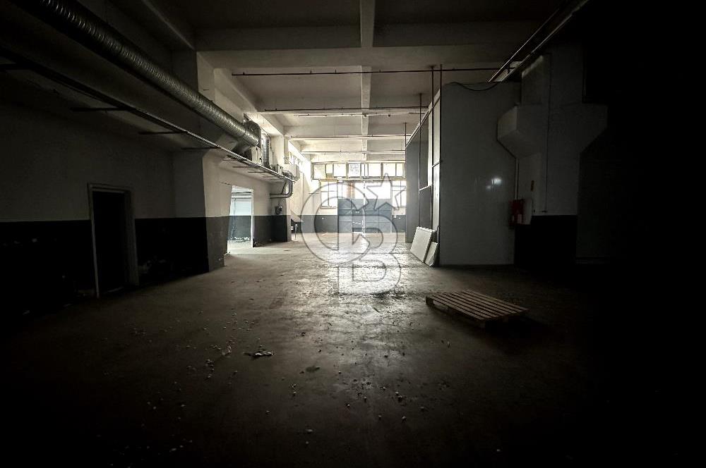 Beylikdüzü Kiralık 3000m2 Fabrika Depo Toprak Basar Vinçli Ofisl