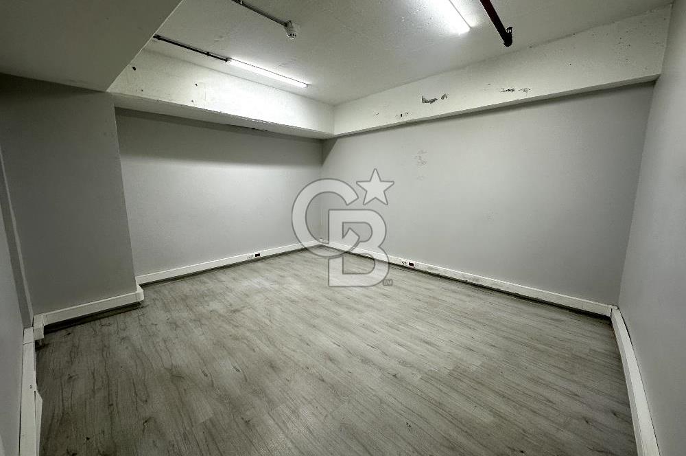 Beylikdüzü Kiralık 3000m2 Fabrika Depo Toprak Basar Vinçli Ofisl