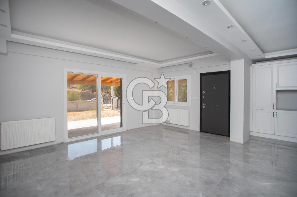 Yeni Foça Cumhuriyet Mh.3+1 Deniz Manzaralı Satılık Villa