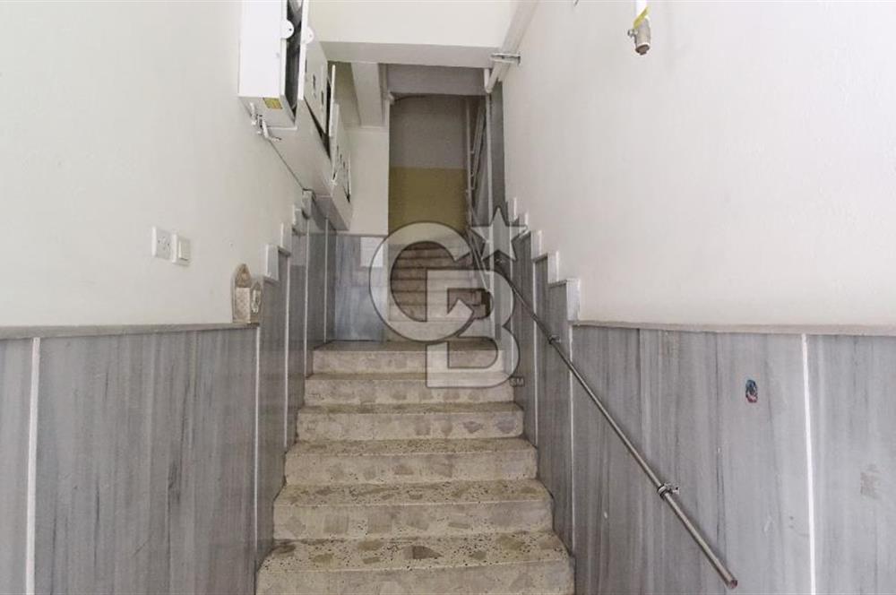 Karşıyaka Bostanlı Merkezi Konumlu Satılık 3+1 100 M² Daire