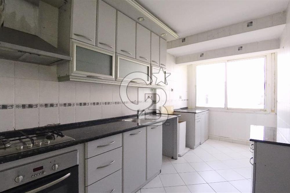 Karşıyaka Bostanlı Merkezi Konumlu Satılık 3+1 100 M² Daire