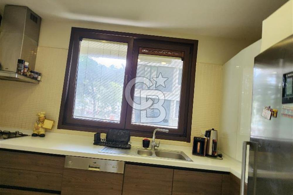 Satılık Daire 3+1 Erenköy 135 m2 Brüt Çift Banyolu Vatandaşlığa Uygun