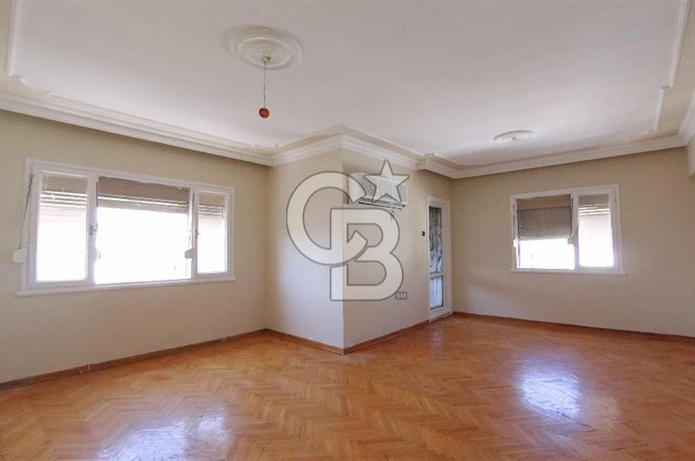 Karşıyaka Bostanlı Merkezi Konumlu Satılık 3+1 100 M² Daire