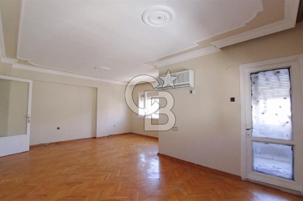 Karşıyaka Bostanlı Merkezi Konumlu Satılık 3+1 100 M² Daire