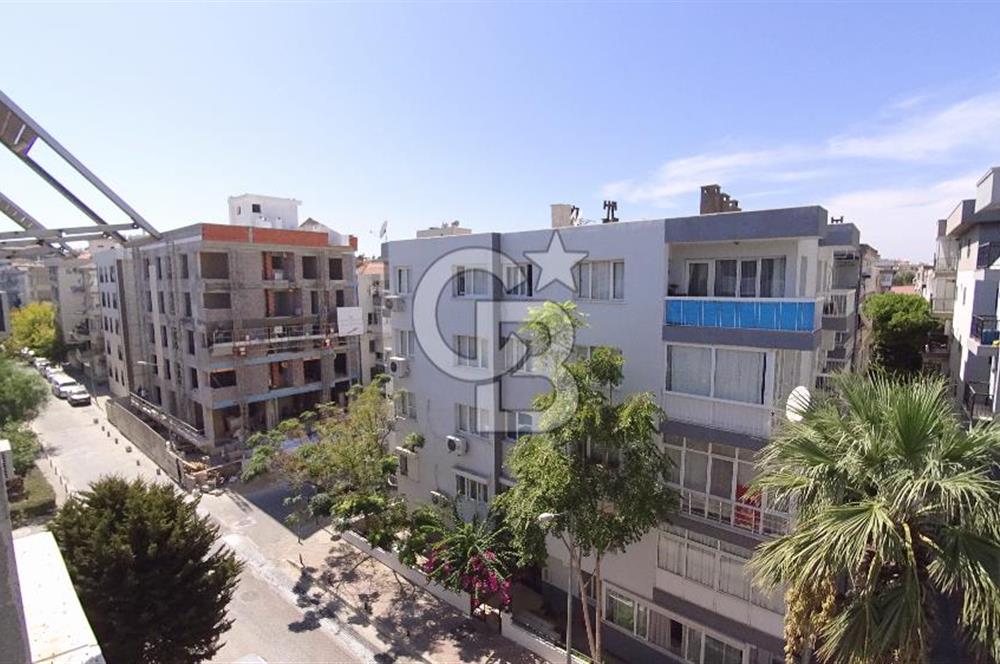 Karşıyaka Bostanlı Merkezi Konumlu Satılık 3+1 100 M² Daire