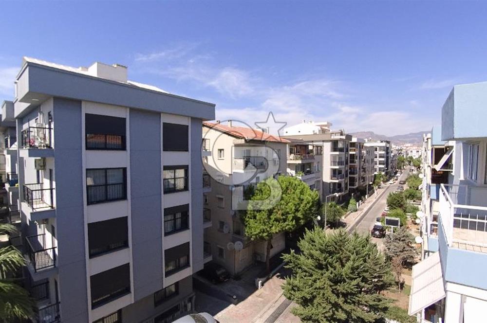 Karşıyaka Bostanlı Merkezi Konumlu Satılık 3+1 100 M² Daire