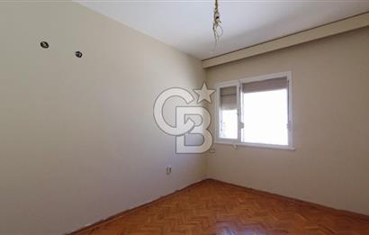 Karşıyaka Bostanlı Merkezi Konumlu Satılık 3+1 100 M² Daire