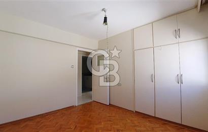 Karşıyaka Bostanlı Merkezi Konumlu Satılık 3+1 100 M² Daire